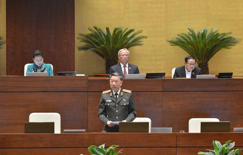 Bộ trưởng Bộ Công an Tô Lâm làm rõ về dự án Luật Bảo đảm trật tự, an toàn giao thông đường bộ